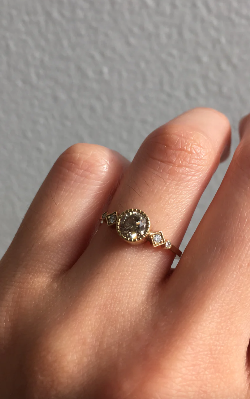 Echo Solitaire With Champagne Diamond